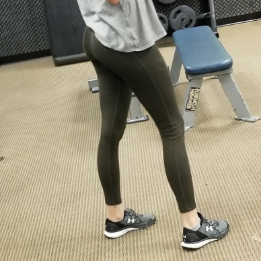 (SOLD on FB) Fabletics Olive Green leggings XS